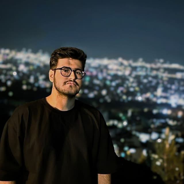 پویا یعقوبی‌زاده - توسعه‌دهنده فول‌استک و متخصص React و Next.js